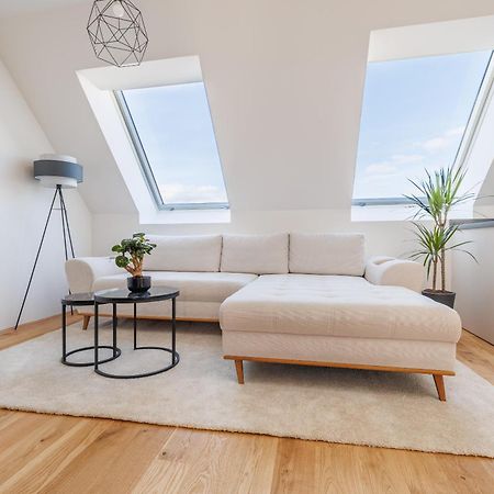 Symphony Apartments 38 - Modern Loft With Terrace And Grill In Central Location ウィーン エクステリア 写真