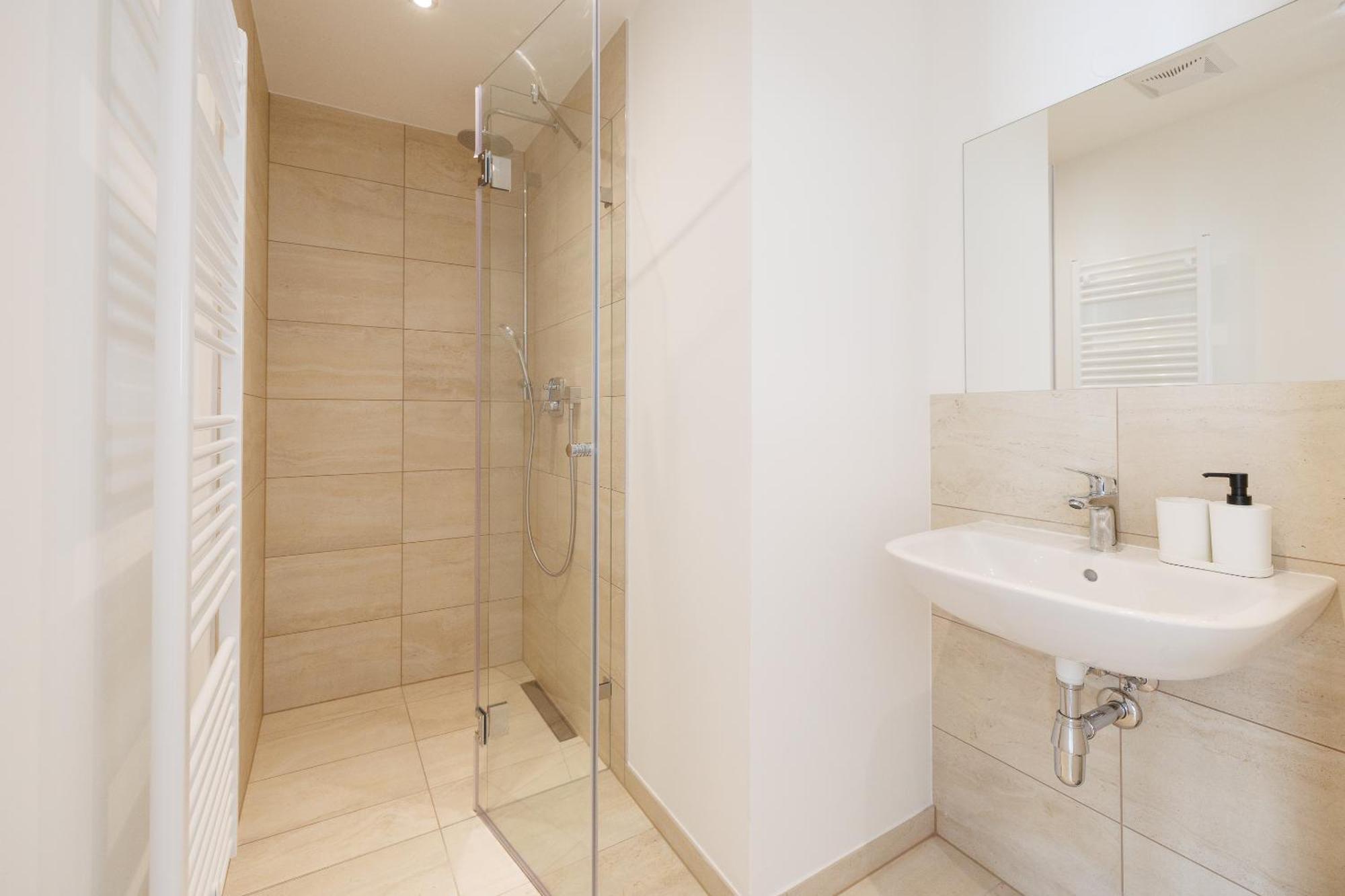 Symphony Apartments 38 - Modern Loft With Terrace And Grill In Central Location ウィーン エクステリア 写真