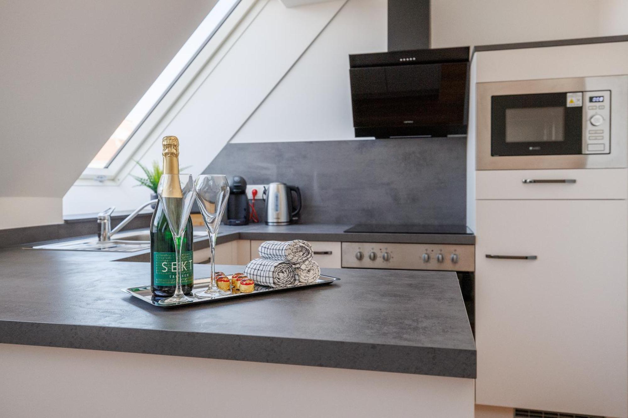 Symphony Apartments 38 - Modern Loft With Terrace And Grill In Central Location ウィーン エクステリア 写真