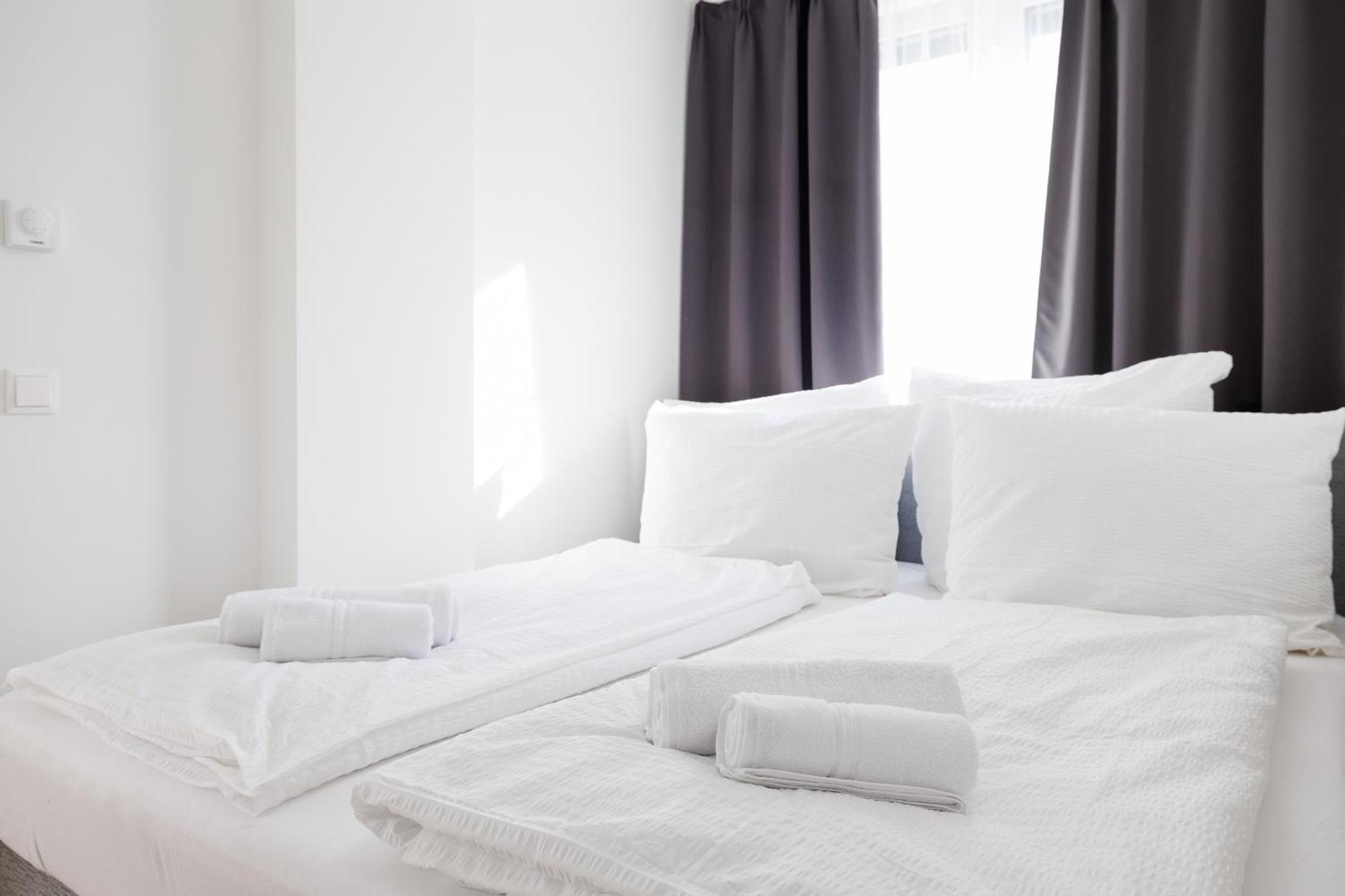 Symphony Apartments 38 - Modern Loft With Terrace And Grill In Central Location ウィーン エクステリア 写真