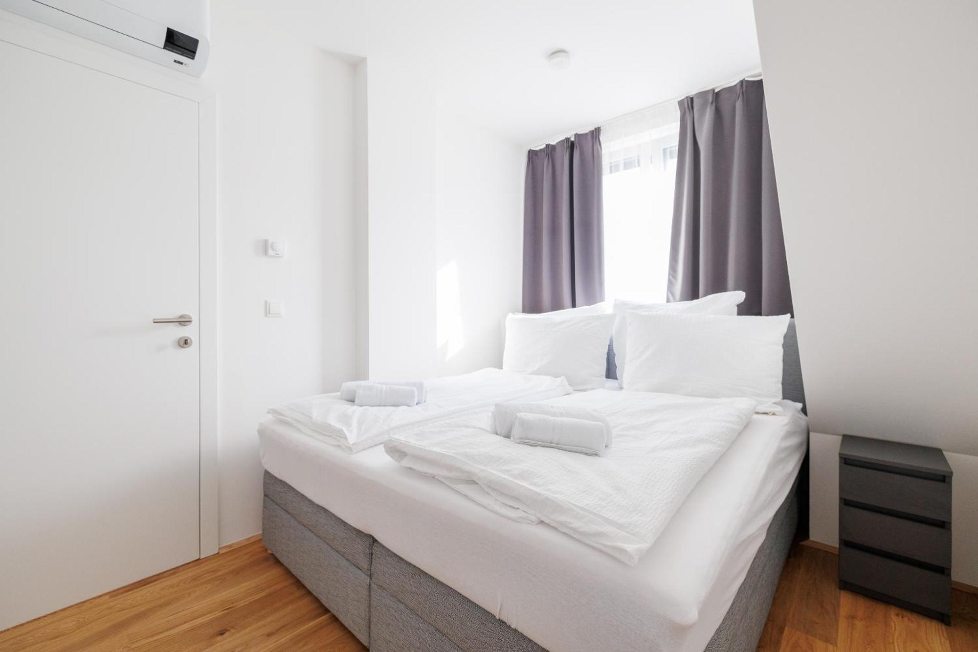 Symphony Apartments 38 - Modern Loft With Terrace And Grill In Central Location ウィーン エクステリア 写真