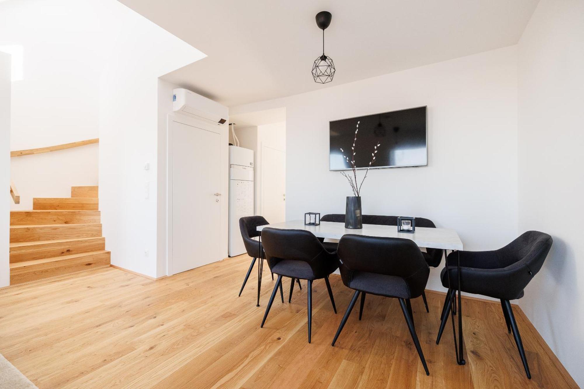Symphony Apartments 38 - Modern Loft With Terrace And Grill In Central Location ウィーン エクステリア 写真