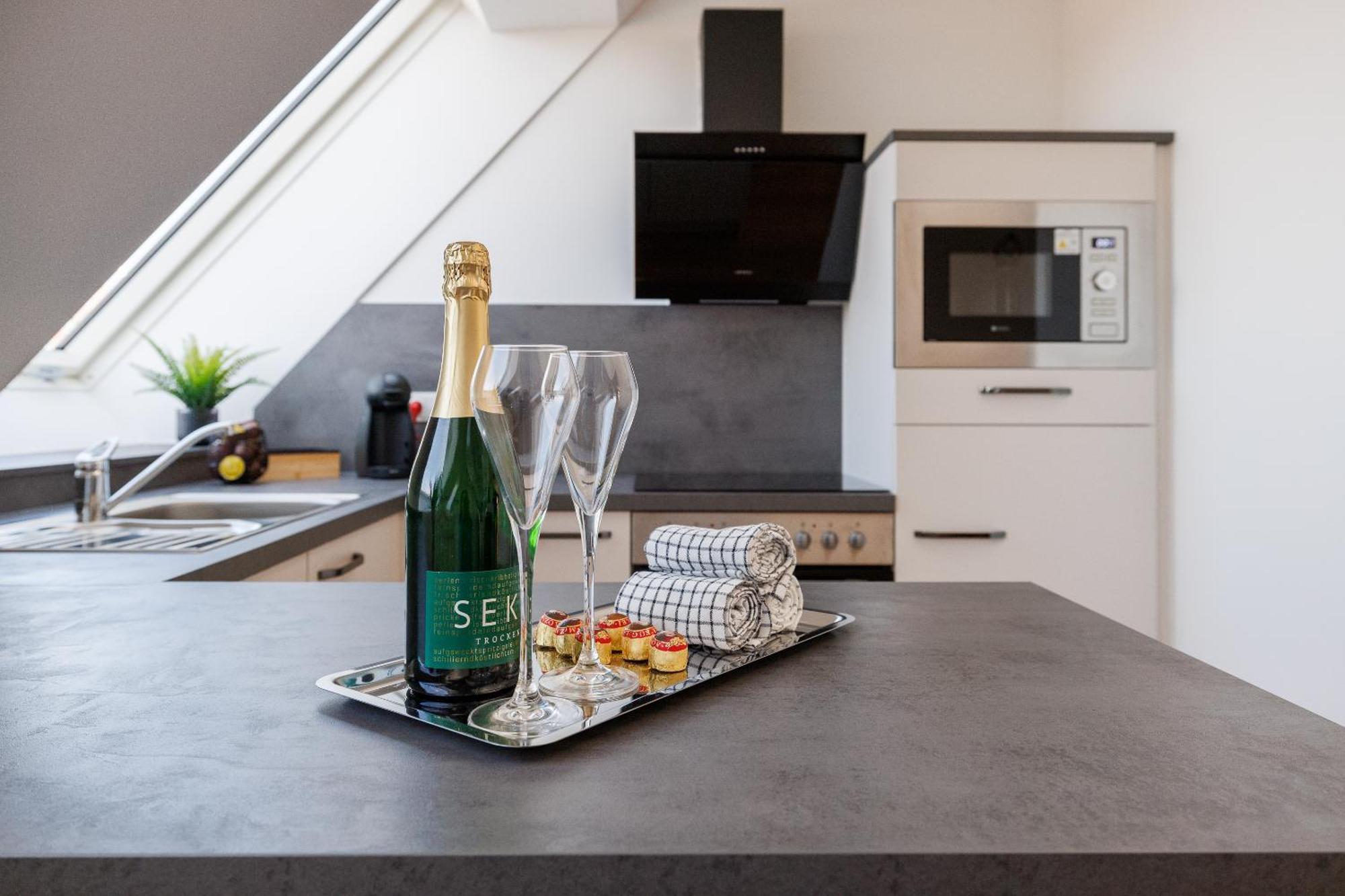 Symphony Apartments 38 - Modern Loft With Terrace And Grill In Central Location ウィーン エクステリア 写真